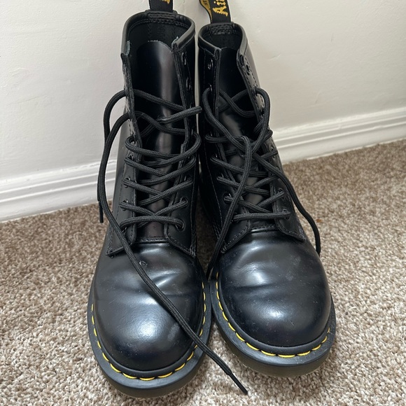 Dr. Martens Shoes - Worn once doc martens size 7 USL 38 EU 5 UK